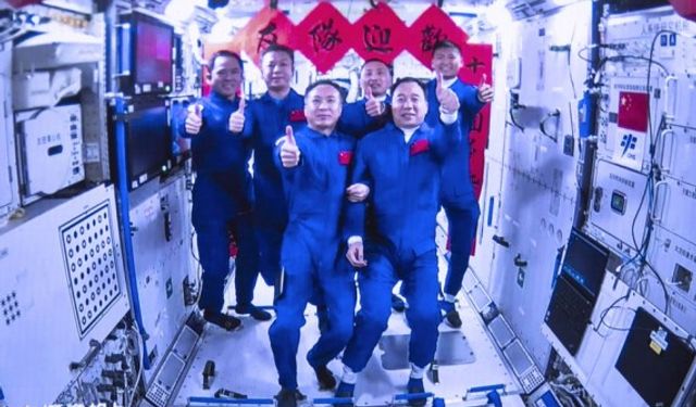 Shenzhou-16 astronotları Çin uzay istasyonunun çekirdek modülüne girdi