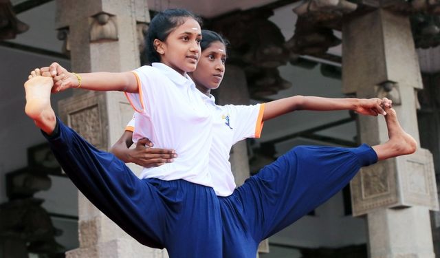 Yoga tutkunları Sri Lanka'da Uluslararası Yoga Günü'ne hazırlanıyor