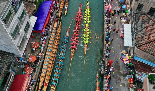 Çin'in Fuzhou kentinde ejderha tekneleri yarıştı