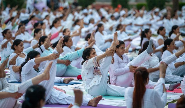 Hindistan'da Uluslararası Yoga Günü kutlandı