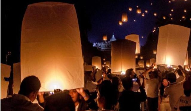 Endonezyalı Budistler Vesak Günü'nü kutladı