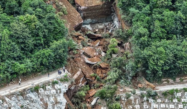 Çin'in Hubei eyaletindeki heyelandan 5 kişi kurtarıldı, 9 kişi hala kayıp