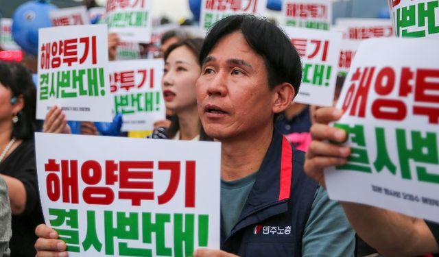 Güney Koreliler, Japonya'nın nükleer atık su planına ilişkin UAEA raporunu protesto etti