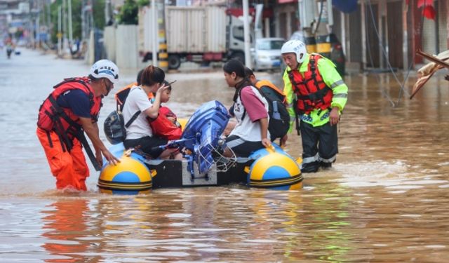 Doksuri Tayfunu, Çin'in güneydoğusunda şiddetli yağış ve rüzgarlara neden oldu