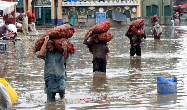 Pakistan'da muson yağmurlarının yol açtığı seller etkisini sürdürüyor