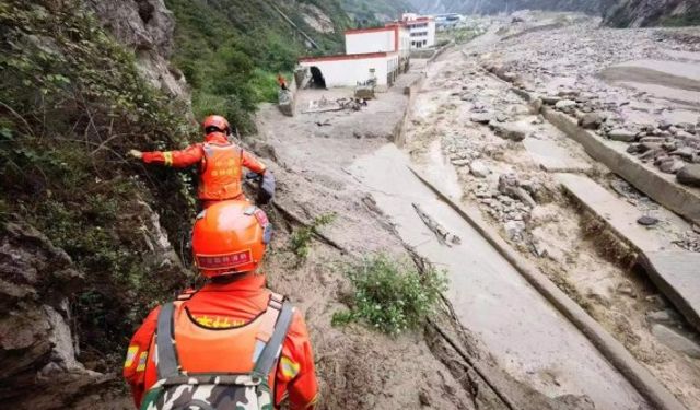 Çin'in Sichuan eyaletinde 460.000'den fazla kişi şiddetli yağışlardan etkilendi