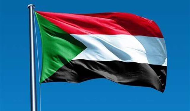 Sudan'daki çatışmalardan kaçan en az 25 kişi alabora olan teknede hayatını kaybetti