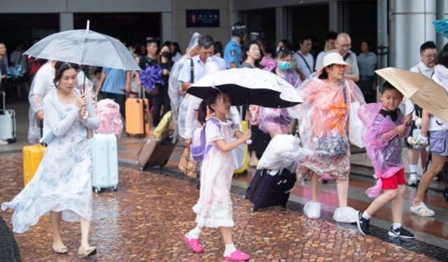 Laos, Talim Tayfunu nedeniyle alarma geçti