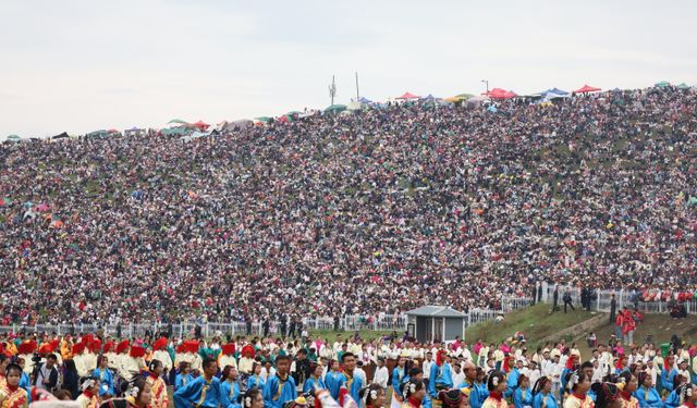 Çin'de Gannan Tibet Özerk İli'nin kuruluşunun 70. yıl dönümü törenlerle kutlandı