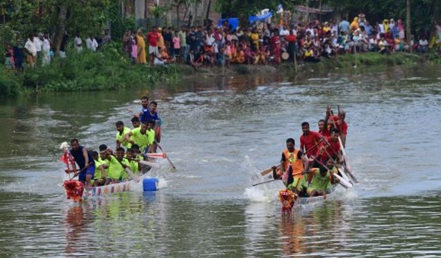 Hindistan'daki geleneksel tekne yarışı festivali renkli görüntülere sahne oldu