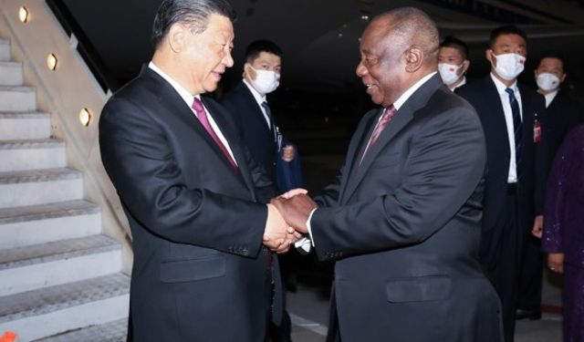 Xi, BRICS Zirvesi ve resmi temaslarda bulunmak için Güney Afrika'ya gitti