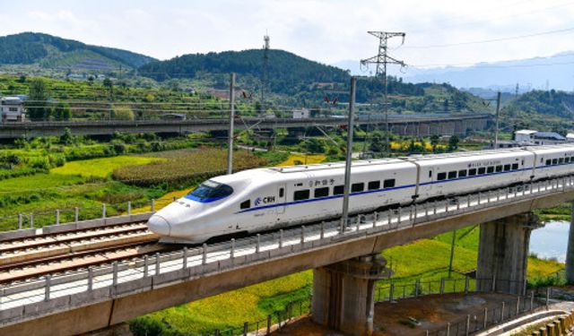 Çin'de Guiyang-Nanning arası hızlı tren hizmete girdi