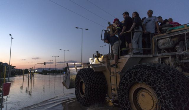 Yunanistan'daki sel felaketinde can kaybı 15'e yükseldi