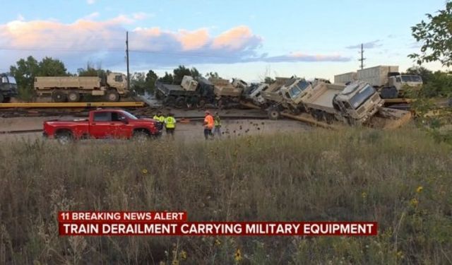 ABD'nin Colorado eyaletinde askeri malzeme taşıyan tren raydan çıktı