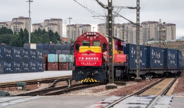 Shanghai ve Viyentiyan arasında yük treni seferleri başladı