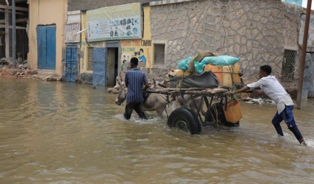 BM: Somali'deki sel felaketi 278.000'den fazla kişiyi olumsuz etkiledi Image Carouse