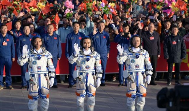 Shenzhou-17 mürettebatı için uğurlama töreni düzenlendi