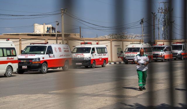 Gazze Şeridi'ndeki yaralılar Refah sınır kapısından Mısır'a geçti