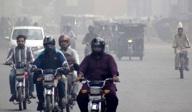 Pakistan'da kirli hava nedeniyle acil durum ilan edildi