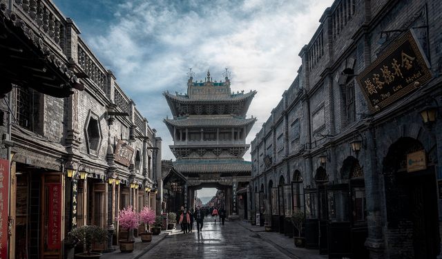 Çin, UNESCO listesindeki Pingyao antik kentini gösteren pullar basıyor