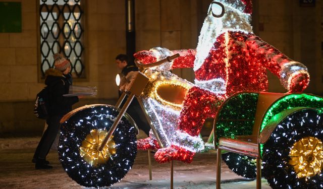 Polonya'nın başkenti Varşova'da Noel hazırlıkları başladı