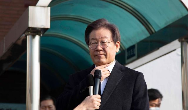 Bıçaklı saldırıya uğrayan Güney Kore muhalefet lideri hastaneden taburcu edildi