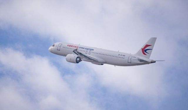 Çin'in yerli üretim C919 yolcu uçağı yeni düzenli rotada sefere başladı