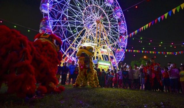 Endonezya'daki gece festivalleri kapılarını ziyaretçilere açtı