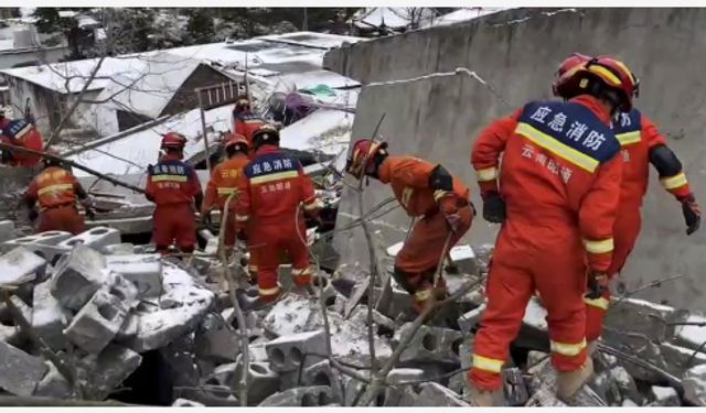 Çin'in güneybatısında toprak kayması: 47 kişi göçük altında kaldı