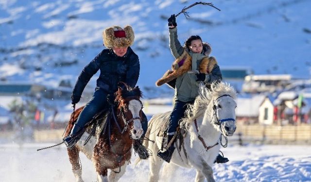 Xinjiang Uygur Özerk Bölgesi 2023'te rekor sayıda turist ağırladı