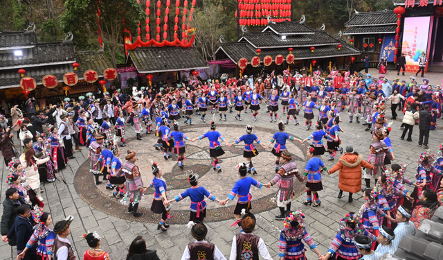 Çin'in Guangxi bölgesinde Bahar Bayramı kutlamaları renkli anlara sahne oldu