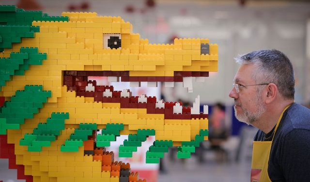 Ejderha Yılı'na özel 8.000 parçalık dev lego ejderhası