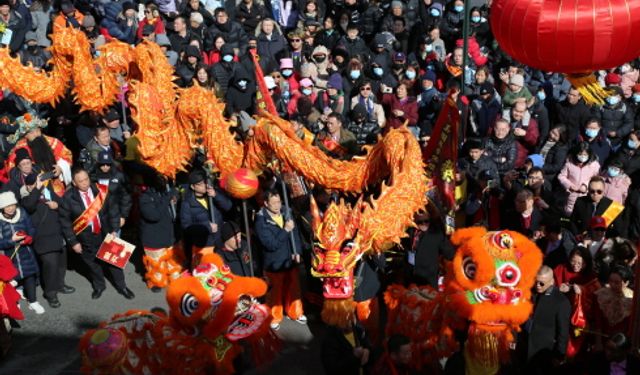 New York'ta ejderha ve aslan dansı gösterisi