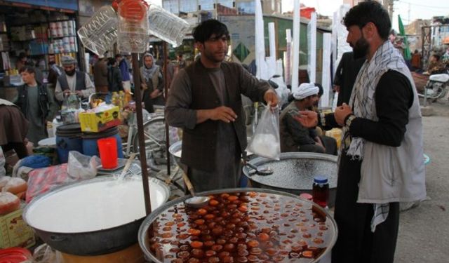 Afganistan'da sokak yemekleri Ramazan'da ilgi görüyor