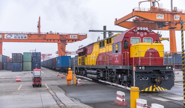 Çin'in Chongqing kenti Çin-Avrupa yük treni hizmeti ile ihracatında artış kaydetti