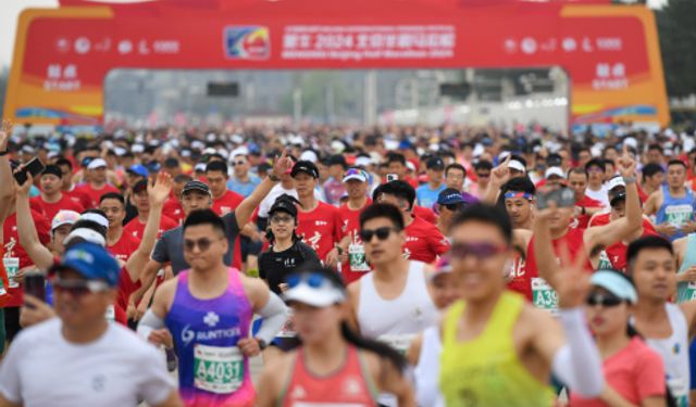 Beijing'de düzenlenen yarı maraton büyük ilgi gördü