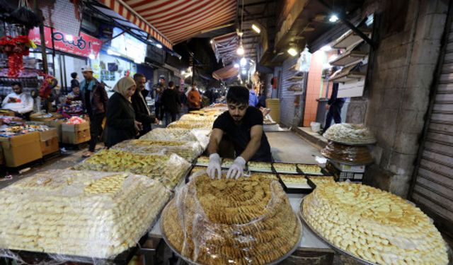 Ürdün'de tatlıcılar Ramazan Bayramı'na hazır