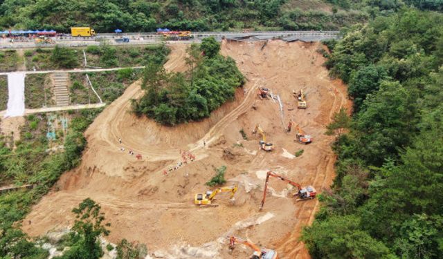 Çin'in Guangdong eyaletinde çöken otoyolda hayatını kaybedenlerin sayısı 48'e yükseldi