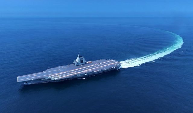 Çin'in uçak gemisi Fujian ilk seyir denemesini tamamladı