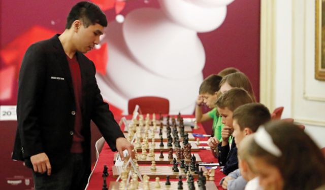 Bükreş'te başlayan Grand Chess Tour 2024 satranç ustalarını bir araya getirdi