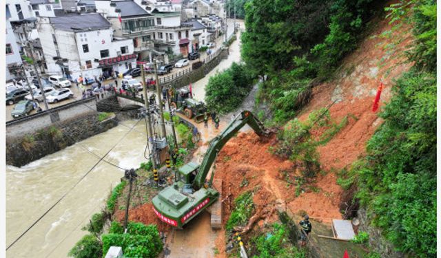 Çin'in Anhui eyaletinde sel sonrası temizleme çalışmaları başladı