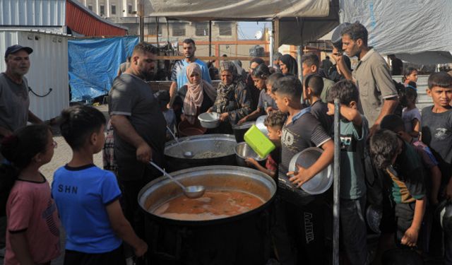 Gazze'de bayram pazarları enkazlar arasında kuruldu