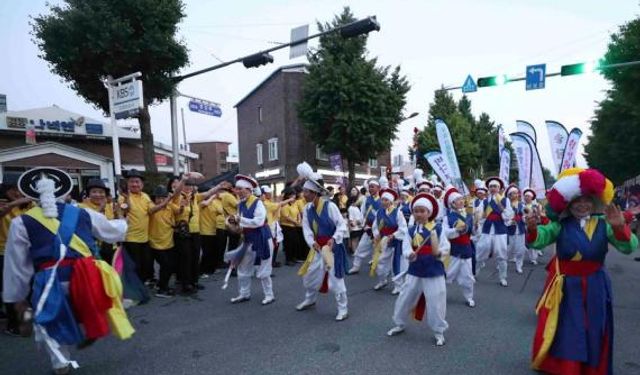 Güney Kore'de düzenlenen Gangneung Danoje Festivali renkli görüntülere sahne oldu