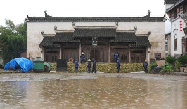 Çin, selden etkilenen bölgelerde yol onarımı için kaynak tahsis etti