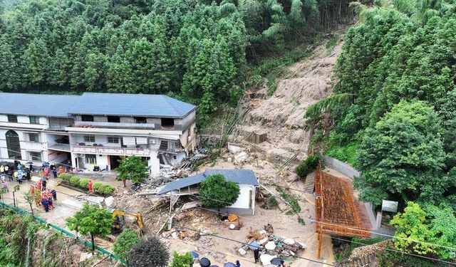 Çin'in Hunan eyaletindeki heyelanda ölü sayısı 15'e yükseldi