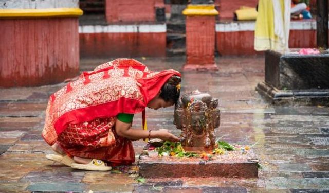 Nepal'de Hinduların kutsal Shrawan ayı kutlanıyor