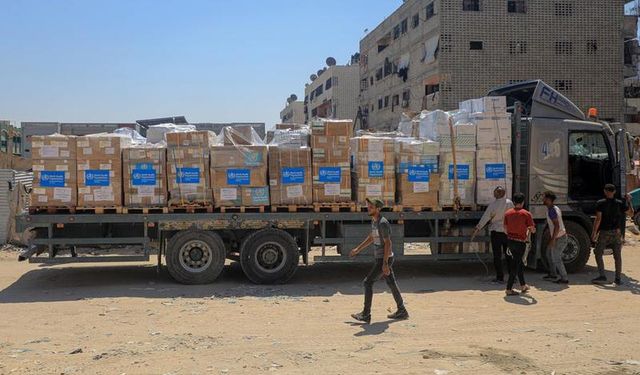 BM yardım görevlileri: Gazze'de yerinden edilmeler nedeniyle yardımlara ulaşmak giderek zorlaşıyor