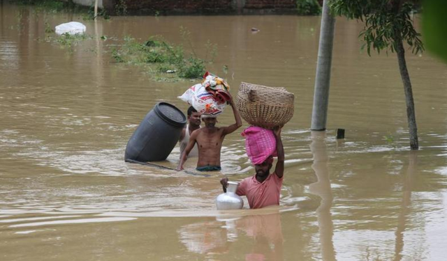 Bangladeş'te etkili olan sellerde 18 kişi hayatını kaybetti, çok sayıda kişi yerinden oldu