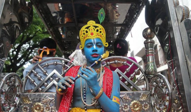 Bangladeş'te Hindular Krişna Janmashtami festivalini coşkuyla kutladı