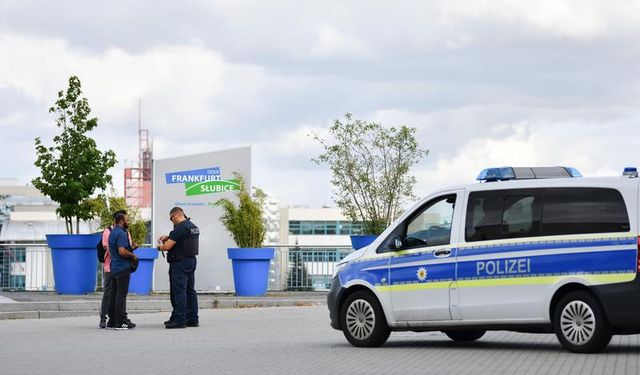 Almanya, kara sınırlarında pasaport kontrolünü yeniden başlattı